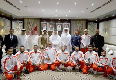 عسكر يستقبل أبطال بناء الأجسام ويشيد بإنجاز القصاب العالمي