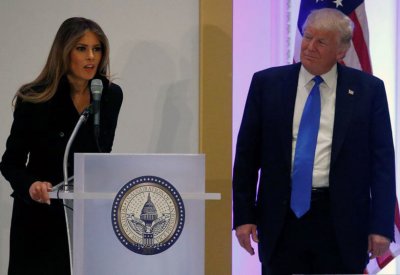 ترمب يقيل مسؤولة بالبيت الأبيض طلبت زوجته علانية طردها