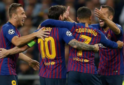 نجم برشلونة يلجأ إلى طبيب محمد صلاح