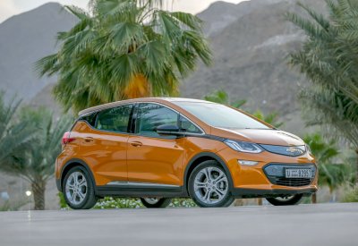 شفروليه بولت EV الكهربائية تتعاون مع شرطة دبي