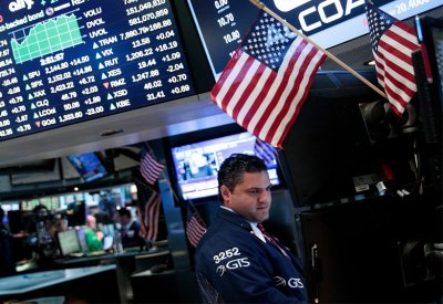  وول ستريت تفتح مرتفعة مع تعافي أسعار النفط وأسهم التكنولوجيا