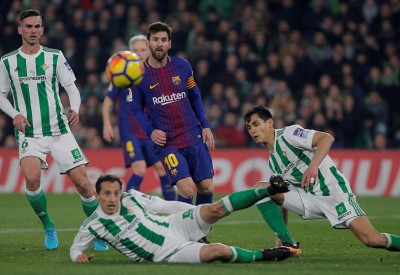بطولة إسبانيا: أتلتيكو-برشلونة في الواجهة ورحلة صعبة لريال مدريد