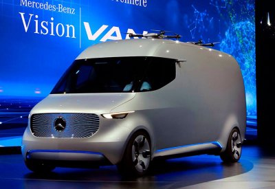 شركة Tesla مهتمة بالتعاون مع شركة Mercedes-Benz لإنشاء شاحنة كهربائية