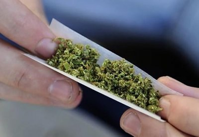 سجن آسيوي 15 عاما وتغريمه 5000 دينار بقضية جلب "ماريجوانا"