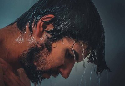  أخطاء خلال الاستحمام تدمر شعرك وبشرتك.. تجنبها