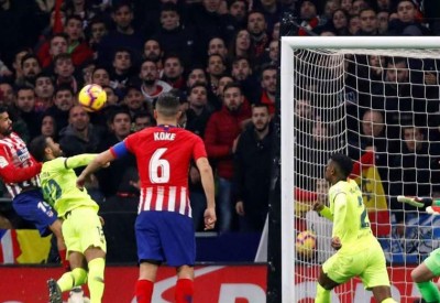 ديمبيلي يجنب برشلونة السقوط في معقل أتلتيكو