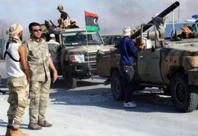 ليبيا.. السراج يخلي معسكرات الجيش في طرابلس