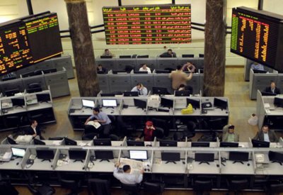 كم تكبدت أسهم البنوك بسبب ضريبة الدخل في مصر؟