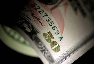 تصريحات ترامب تصعد بالدولار لأعلى مستوى في أسبوعين