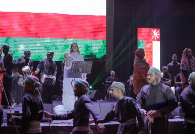 بلقيس تسجّل نجاحاً كبيراً في حفل مسقط لليوم الوطني العُماني