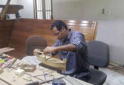 ​"البلاد" بمركز الجسرة للحرفيين .. كوادر بحرينية ماهرة للحفاظ على المورث