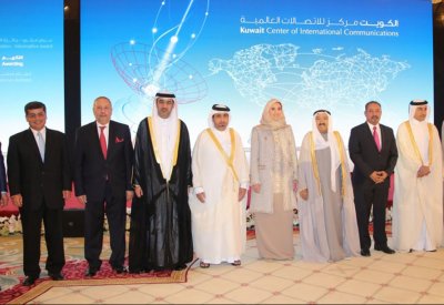 سمو أمير دولة الكويت يكرم الرئيس التنفيذي لهيئة المعلومات