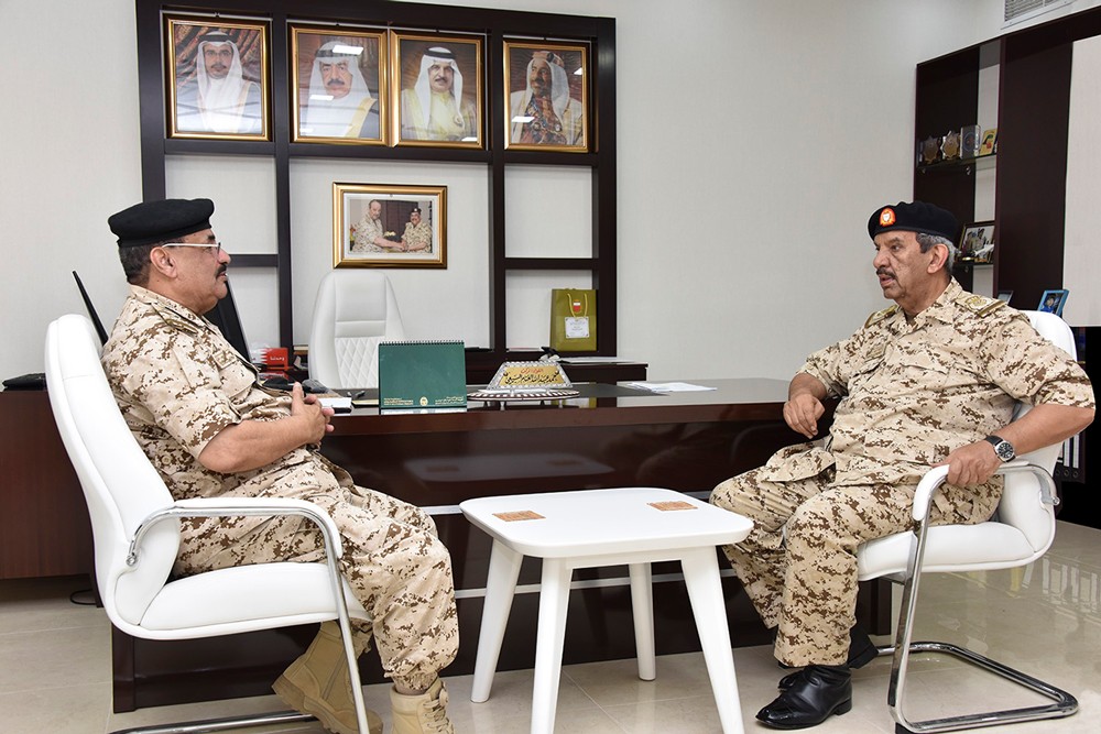 القائد العام لقوة دفاع البحرين يتفقد عددا من وحدات قوة دفاع البحرين