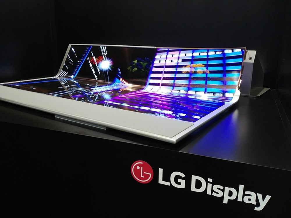 LG ستكشف عن هاتفها الذكي القابل للطي في معرض الإلكترونيات الإستهلاكية CES 2019