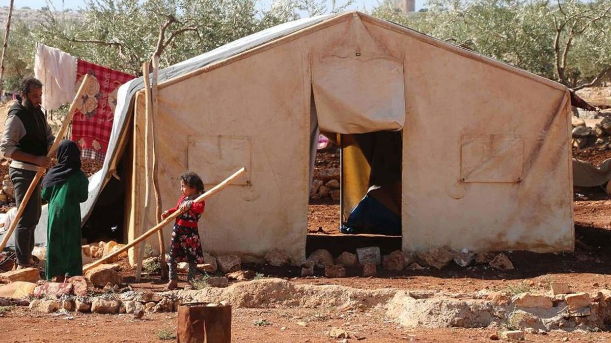 أنقذوهم.. حملة استغاثة لنازحين سوريين في ظروف مأساوية
