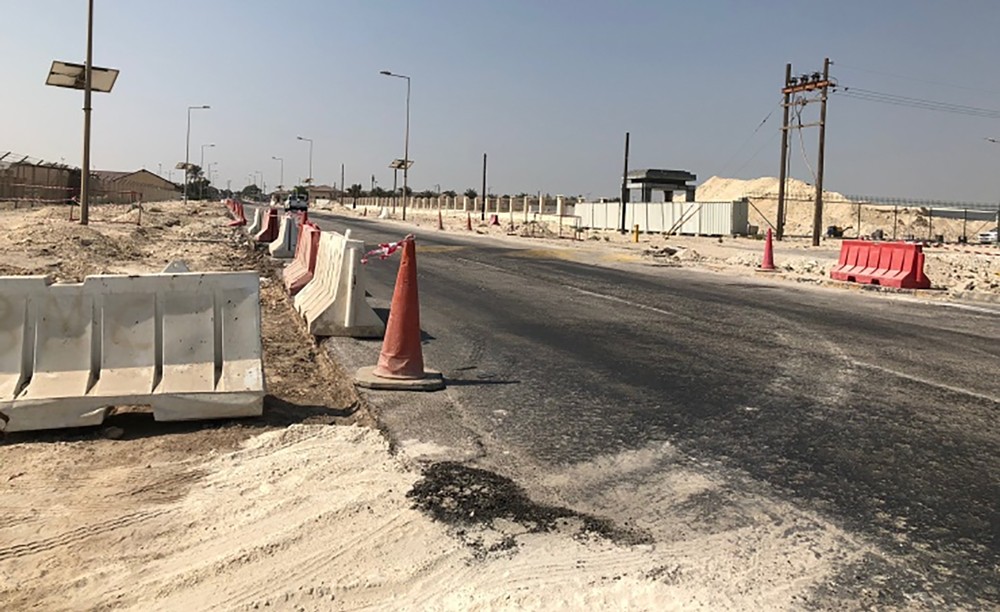 الأشغال تبدأ تطوير شارع سترة بمنطقة عوالي