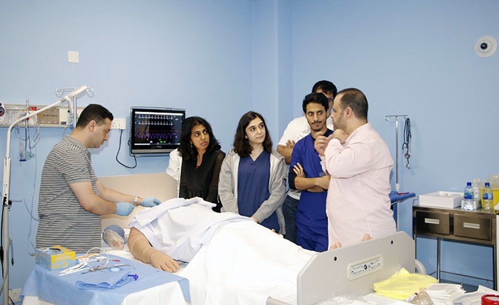 اختتام ورشة تدريبية في جامعة الخليج العربي لتعزيز مهارات معالجة المرضى