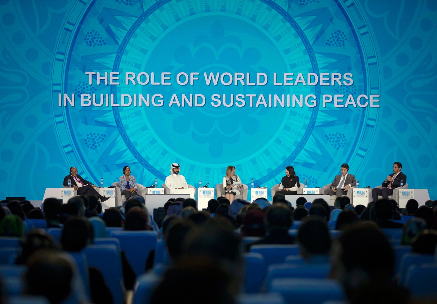 ناصر بن حمد: الرياضة تعزز روح التكاتف والتحدي وحل النزاعات