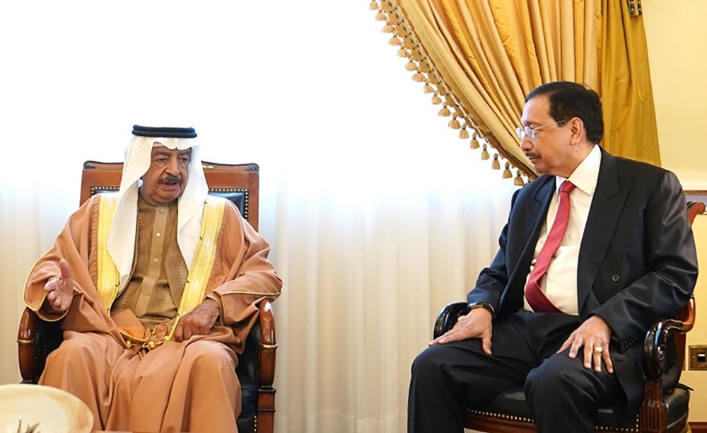 سمو رئيس الوزراء يستقبل مبعوث رئيس الفلبين لدول مجلس التعاون