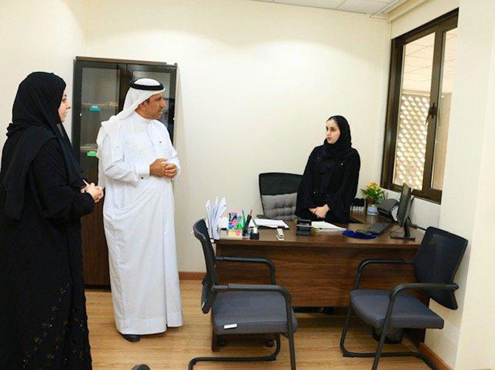 البوعينين يطلع على سير عمل مكتب إدارة الدعوى المدنية والتجارية