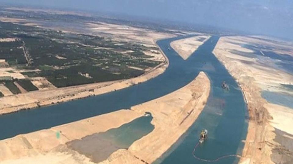 4.8 مليار دولار عائدات "قناة السويس" بـ10 أشهر