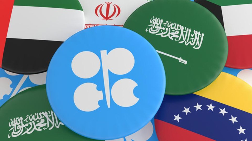 هل تخفض أوبك وشركائها الإنتاج مليون برميل لدعم الأسعار؟