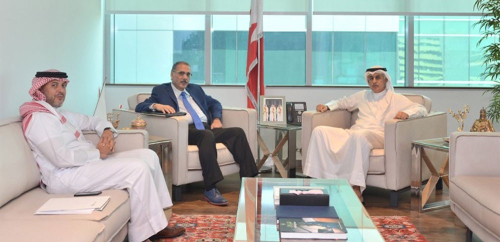 وزير الصناعة يستقبل رئيس مجلس إدارة بورصة البحرين