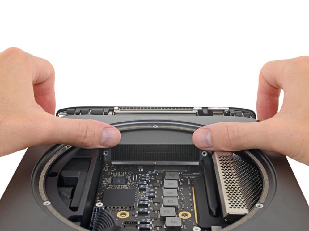رقاقة Apple T2 لن تسمح لمحلات التصليح غير المعتمدة بإصلاح MacBook الخاص بك