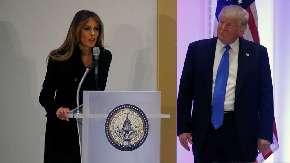 ترمب يقيل مسؤولة بالبيت الأبيض طلبت زوجته علانية طردها