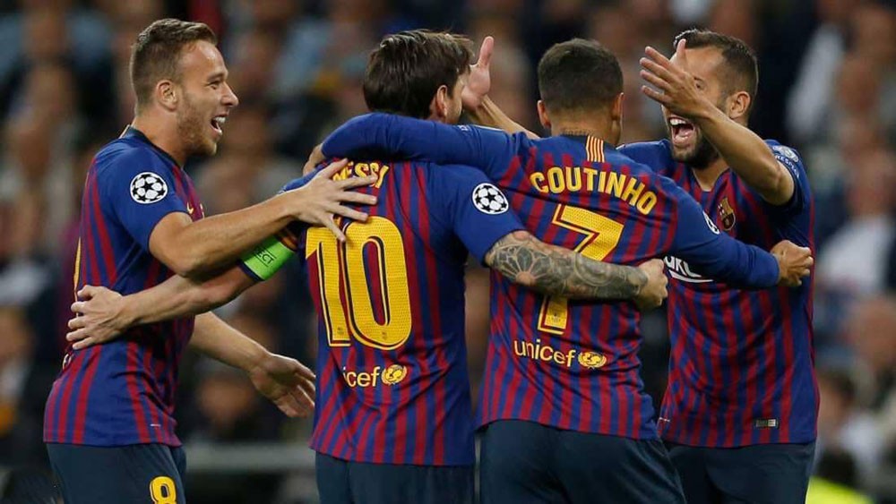 نجم برشلونة يلجأ إلى طبيب محمد صلاح