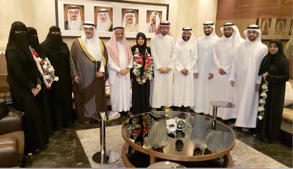 وكيل الشؤون الإسلامية يستقبل الفائزة في جائزة دبي الدولية للقرآن