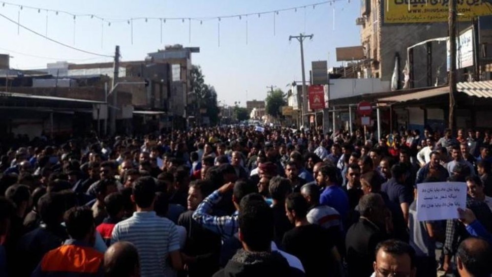 رقعة احتجاجات إيران تتسع بعد 14 يوما رغم الحضور الأمني