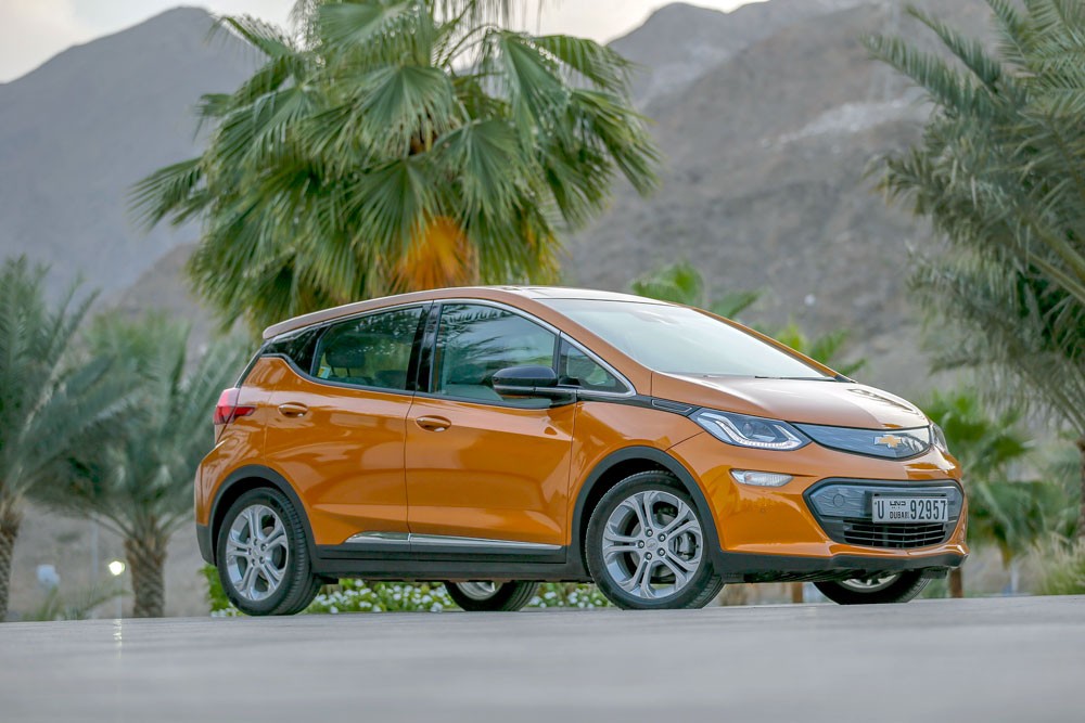 شفروليه بولت EV الكهربائية تتعاون مع شرطة دبي