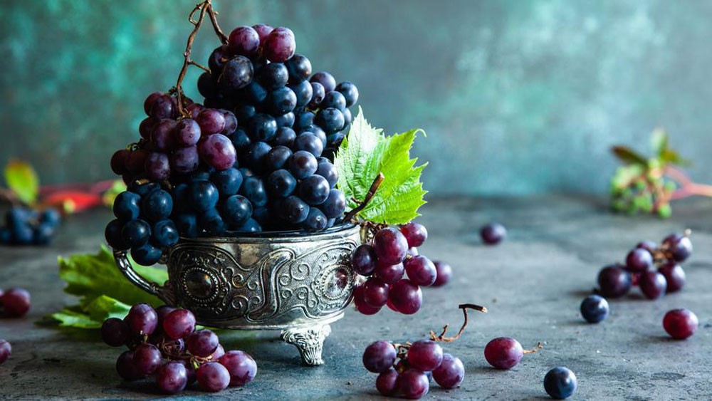 خبر سار.. العنب يحارب سرطان البنكرياس