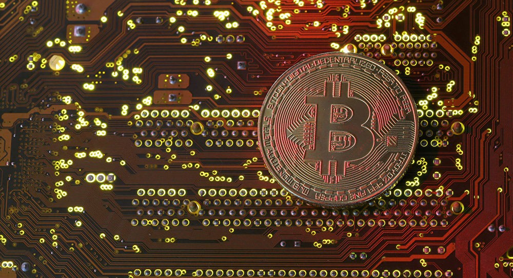 "البيتكوين" يواصل الهبوط