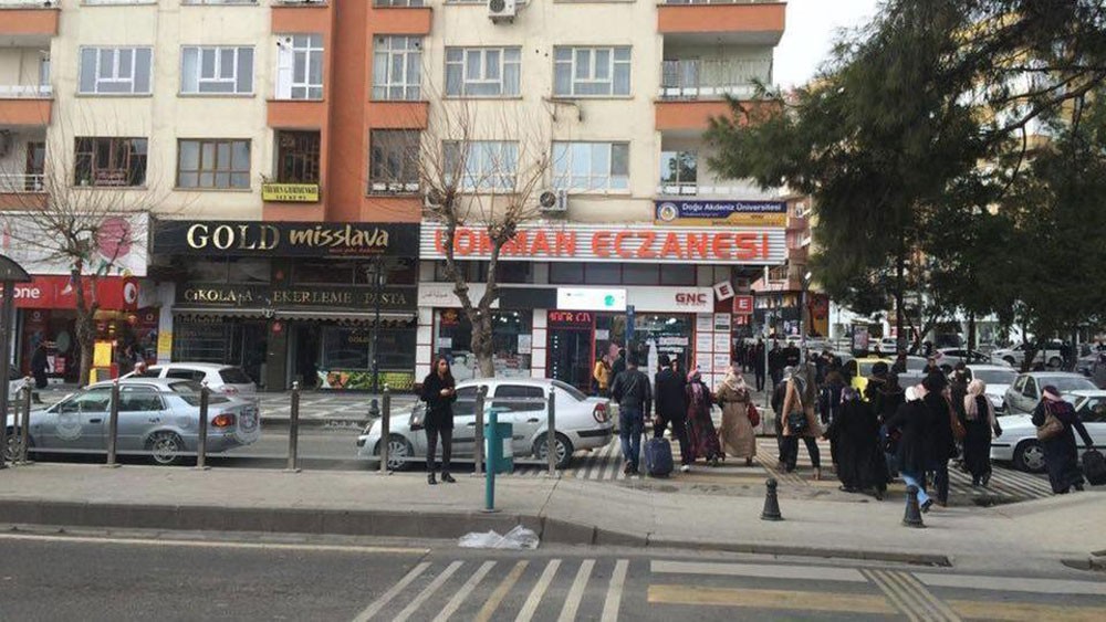 مقتل 3 جنود بتحطم مروحية عسكرية في منطقة سكنية باسطنبول