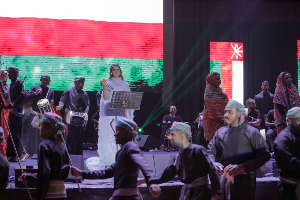 بلقيس تسجّل نجاحاً كبيراً في حفل مسقط لليوم الوطني العُماني