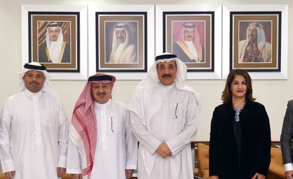 حميدان يستقبل المنشآت البحرينية المكرمة لريادتها في مجال التنمية المجتمعية
