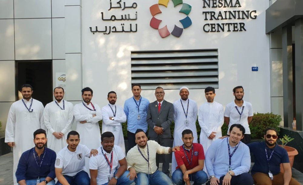 (باس) تبدأ تدريب الشباب السعودي