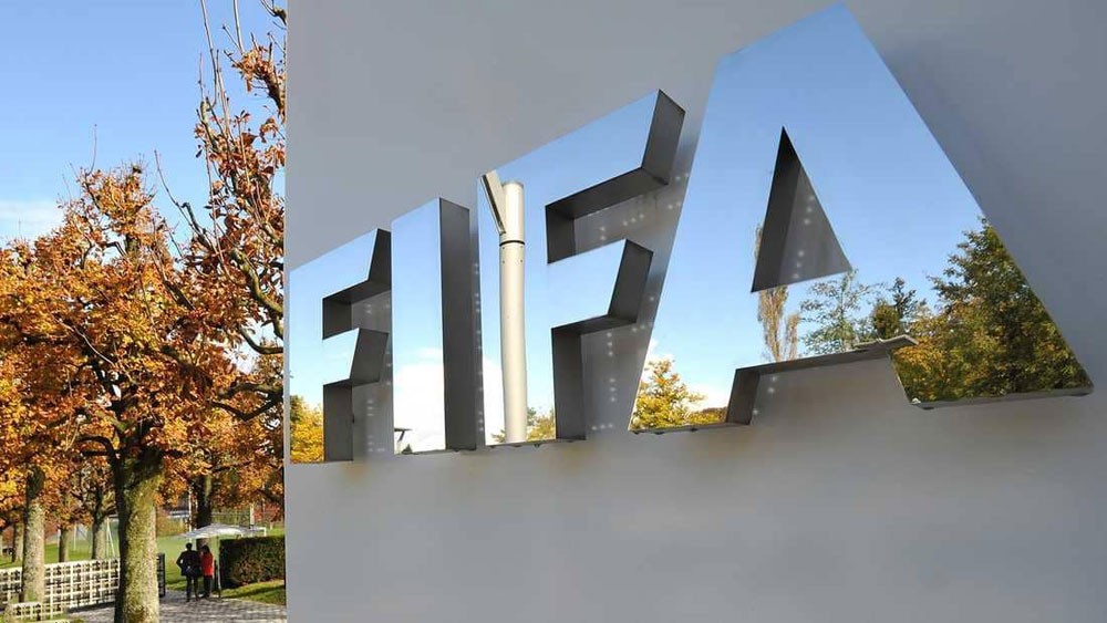 الفيفا يفرض قيودا على صفقات الإعارة بين الأندية
