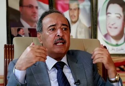 الحوثي ينكل بحلفائه.. ضرب وزير سابق وتهديد بالقتل