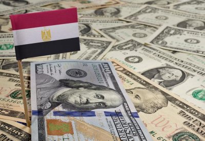 مصر تستهدف سلع الأغنياء عبر سعر الدولار الجمركي.. كيف؟