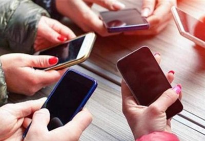 كيف يؤثر هاتفك على صحة مفاصلك؟
