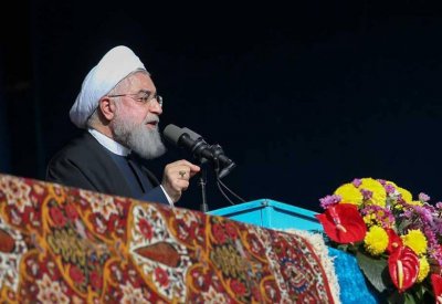 نار العقوبات تدفع روحاني إلى تكرار "تهديدات من الماضي"
