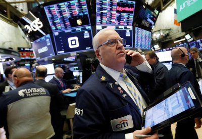 أسهم أميركا تهوي وأكبر خسارة أسبوعية لـS&P منذ مارس