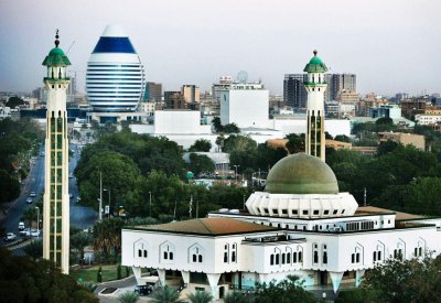 مقتل 7 مسؤولين سوادنيين في تحطم طائرة هليكوبتر بشرق البلاد