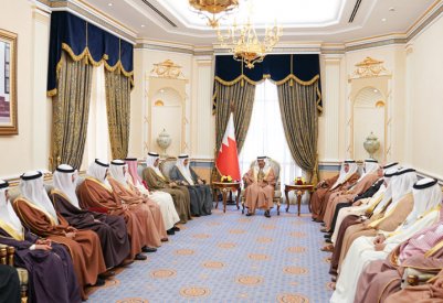 سمو رئيس الوزراء يؤكد الاستمرار في تبني المبادرات التي ترتقي بالخدمات