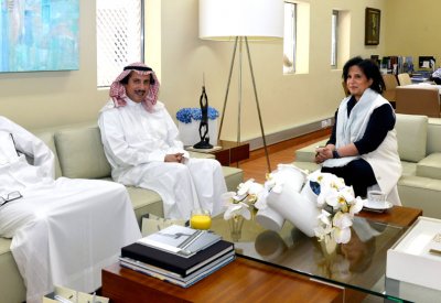 الشيخة مي تستقبل السفير الكويتي