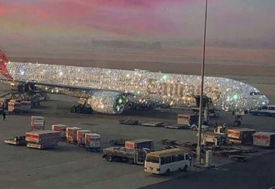  ما قصة الطائرة الإماراتية المرصعة بالألماس؟