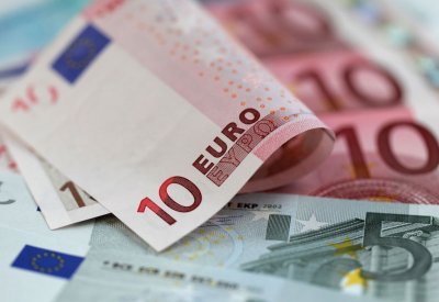  الاسترليني يقفز مع المراهنة على تجاوز ماي لتصويت حجب الثقة واليورو يصعد